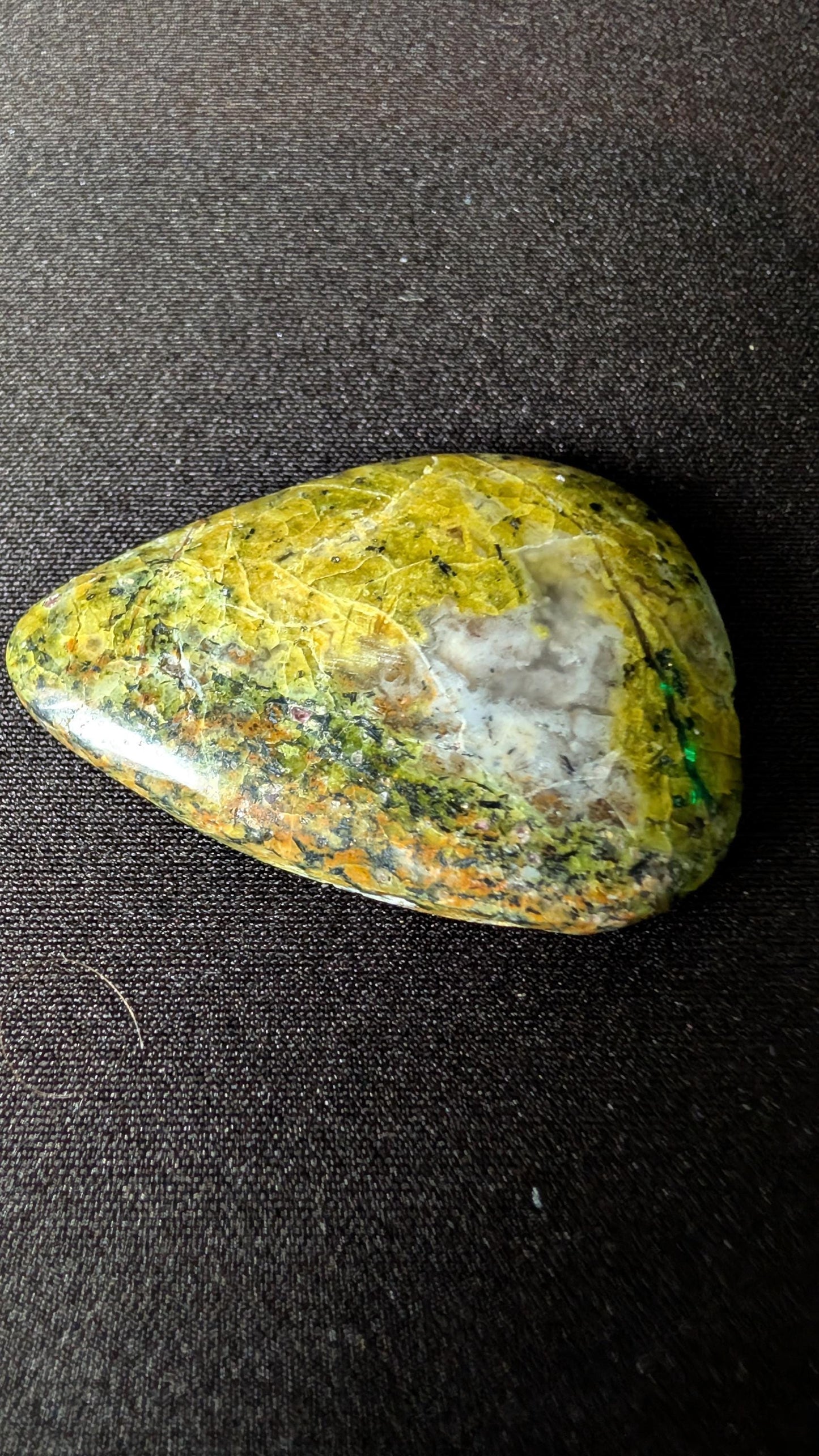 Green Opal - Madagascar - 1 Cabochon - Translucent Apple-Green