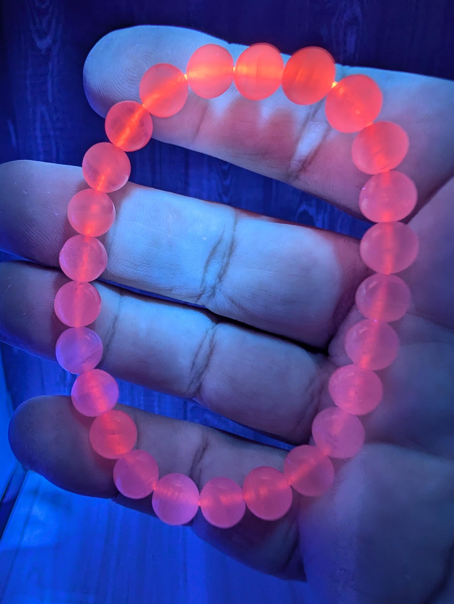 Mangano Calcite Bracelet - 8mm Beads - UV Reactive