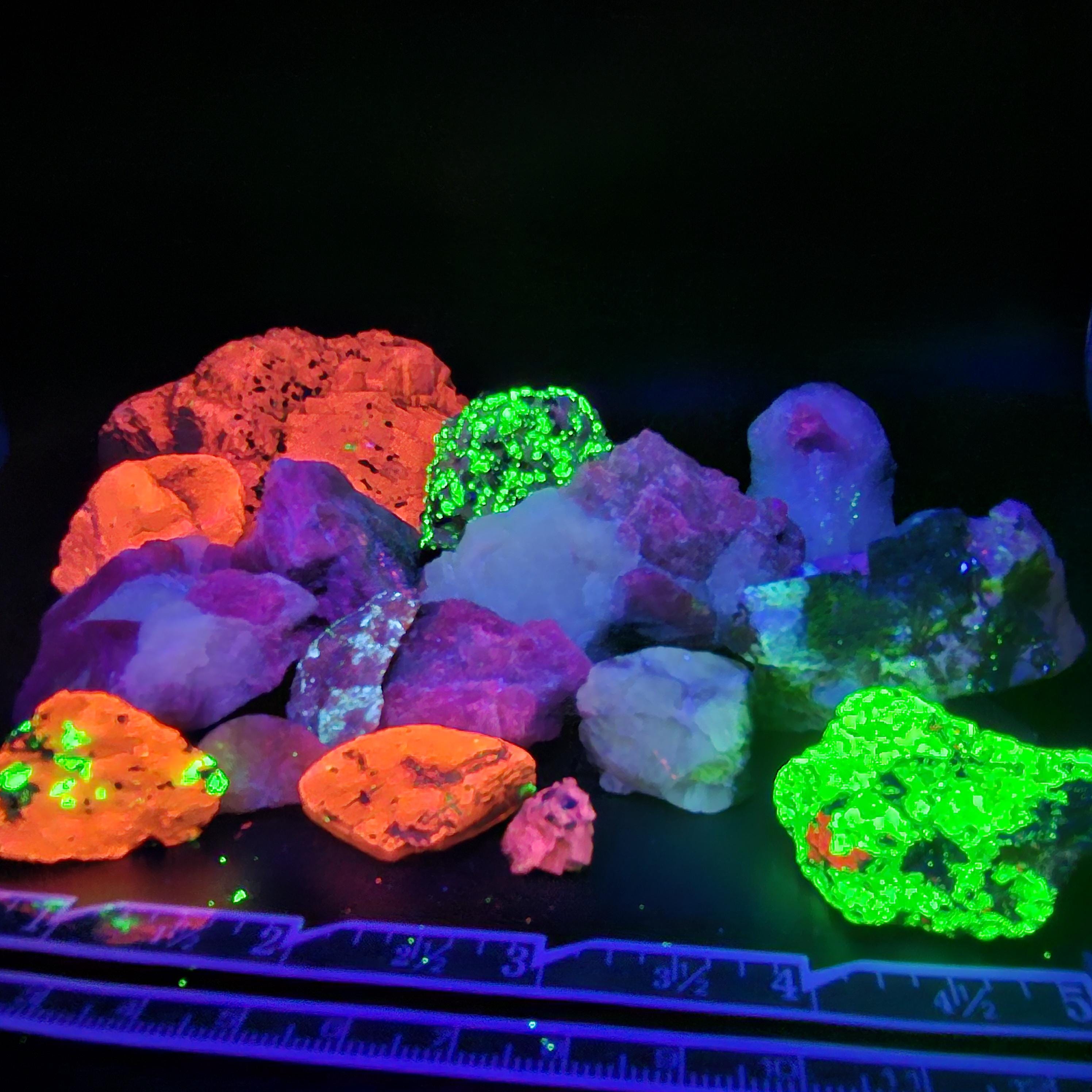Fluorescent Minerals - Assorted 10 pcs by Sacred Alchemy Studios