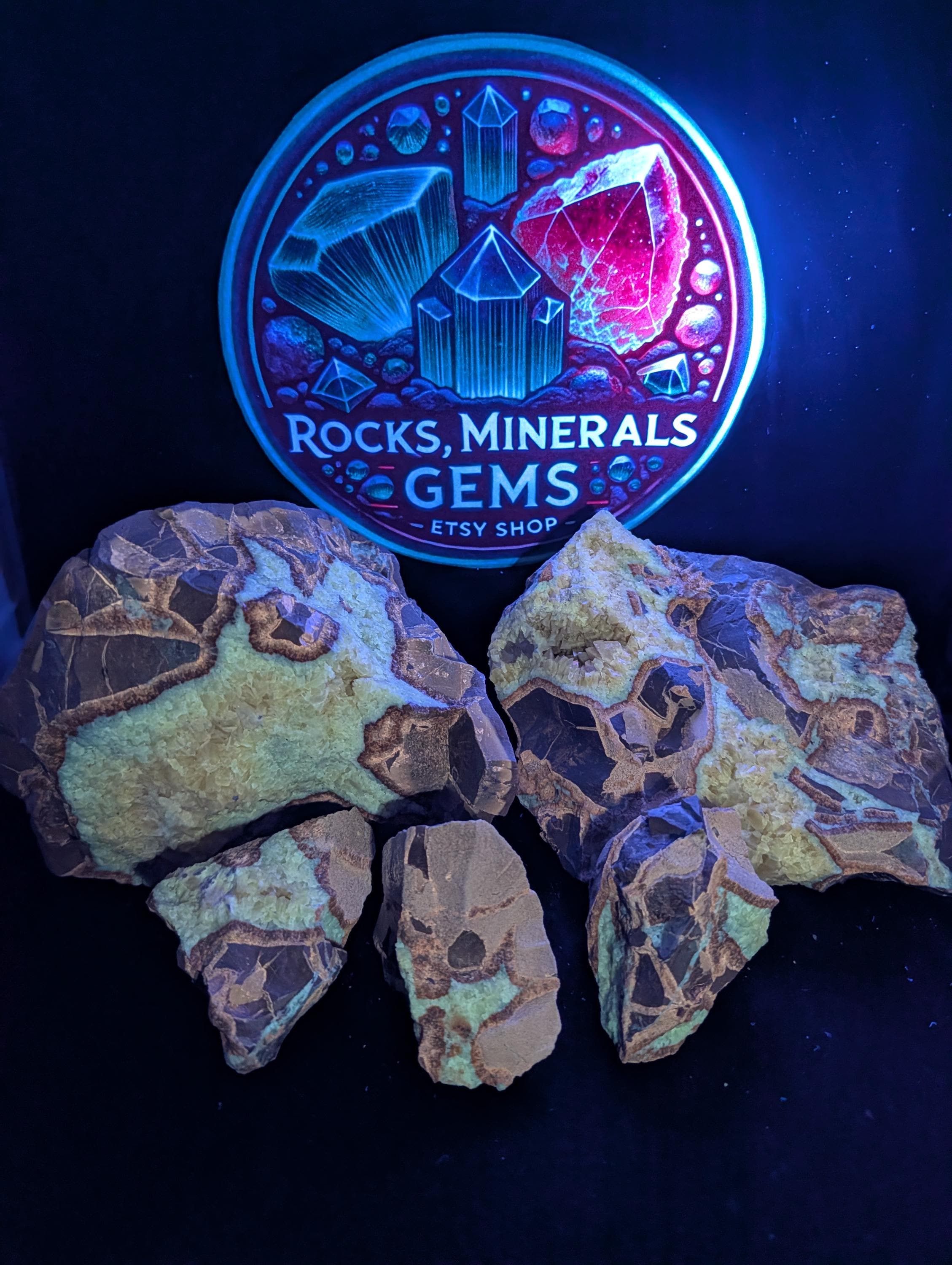 Septarian - Utah – Fluorescent & Phosphorescent – 1 Pound by Sacred Alchemy Studios