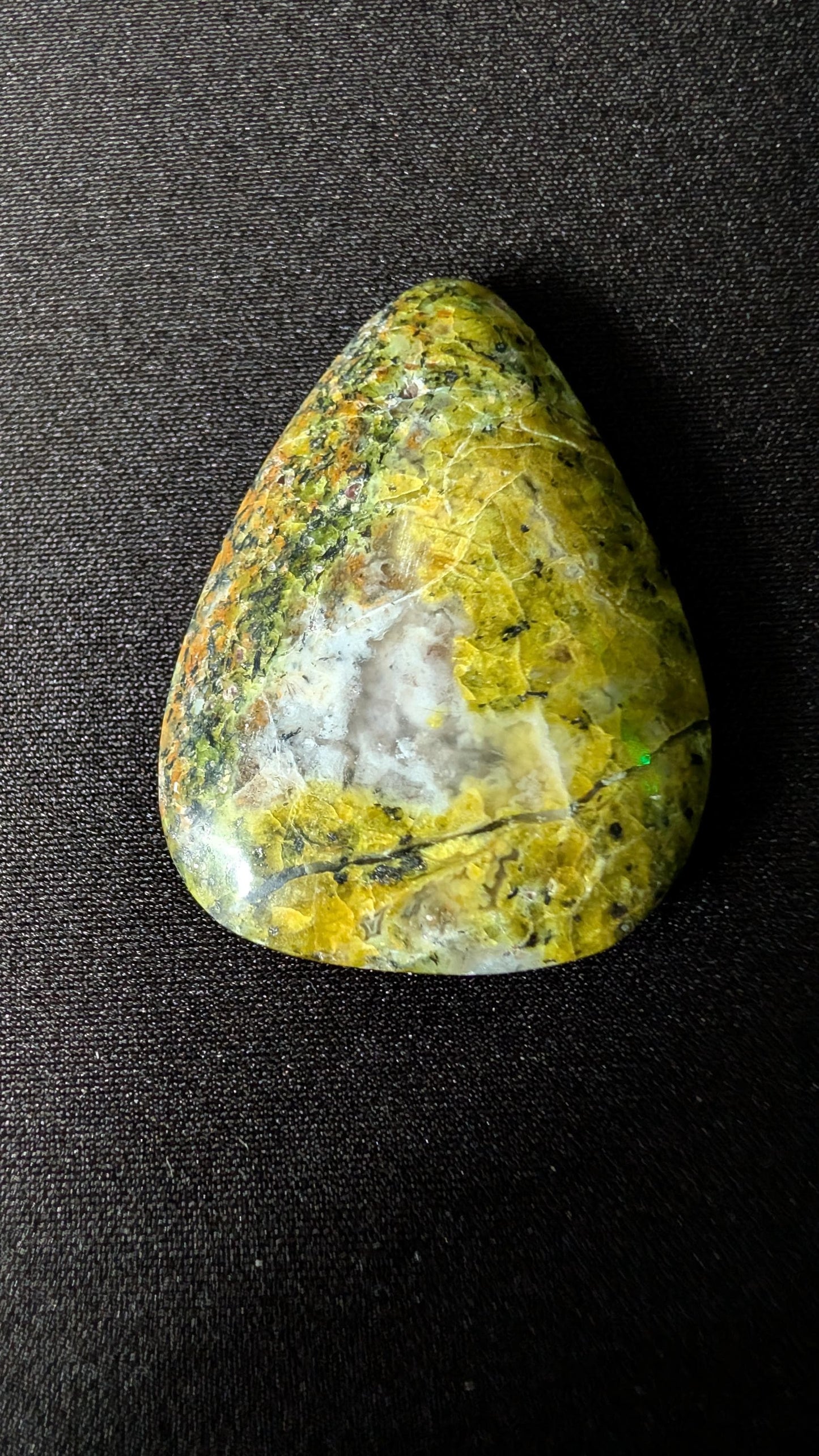 Green Opal - Madagascar - 1 Cabochon - Translucent Apple-Green