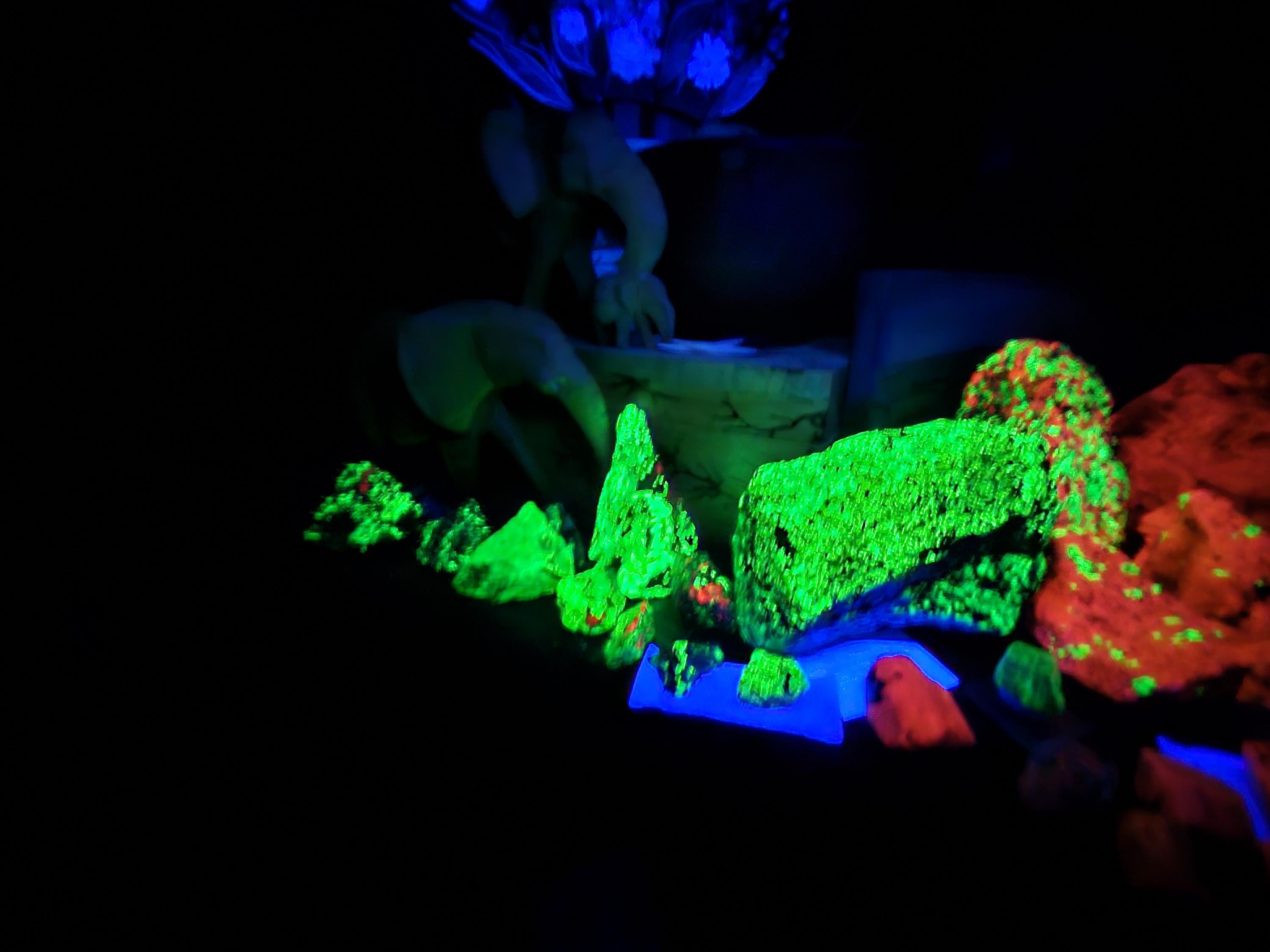 Franklin, NJ - Willemite, Calcite, and more - 450 grams - Fluorescent Mineral Mix by Sacred Alchemy Studios