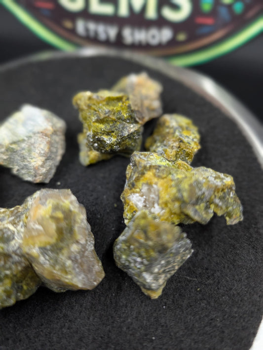 Green Opal - Madagascar - 100g lot - Soft Green Tones, Natural Patterns