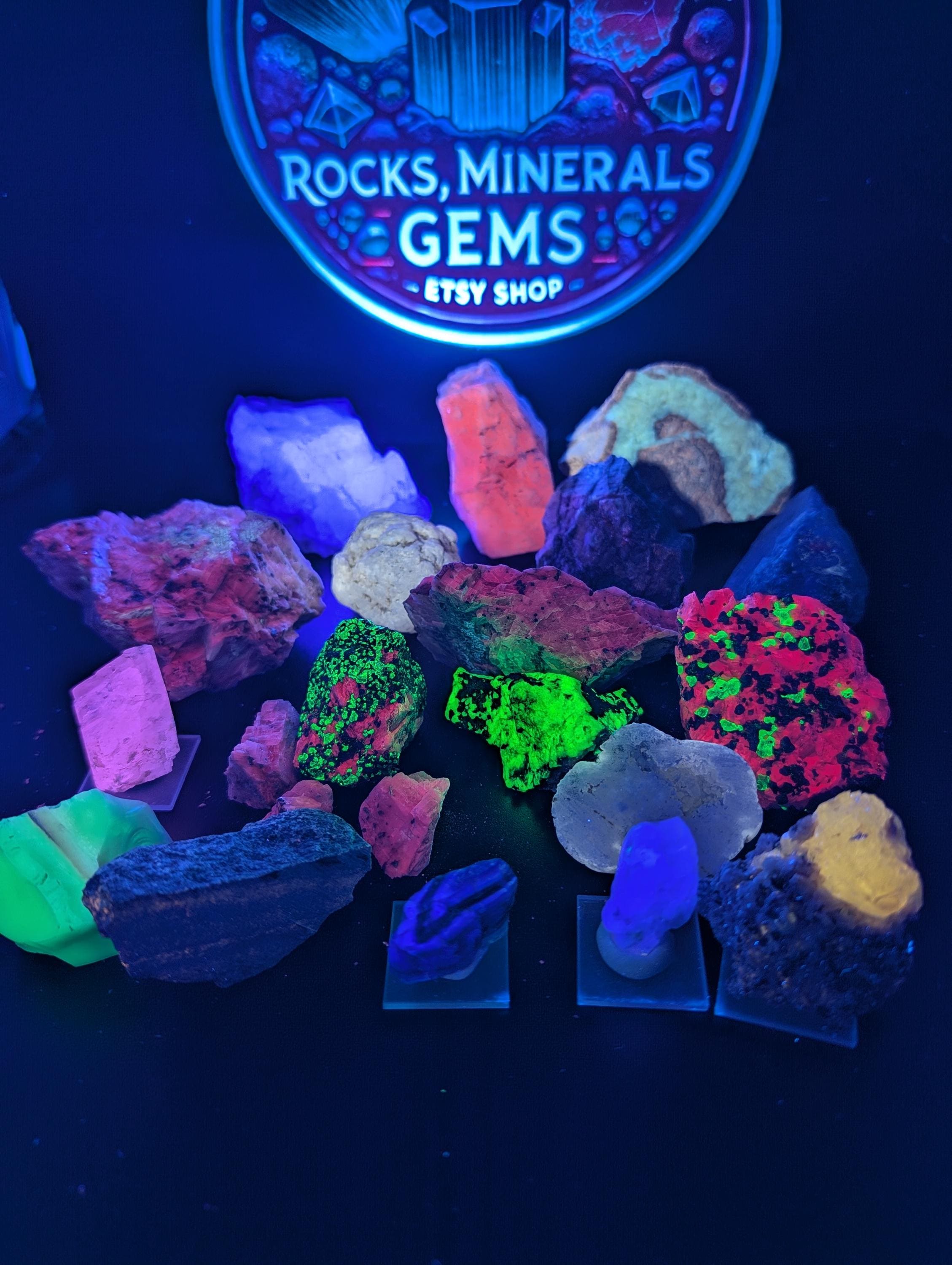 Fluorescent Minerals - Assorted 10 pcs by Sacred Alchemy Studios