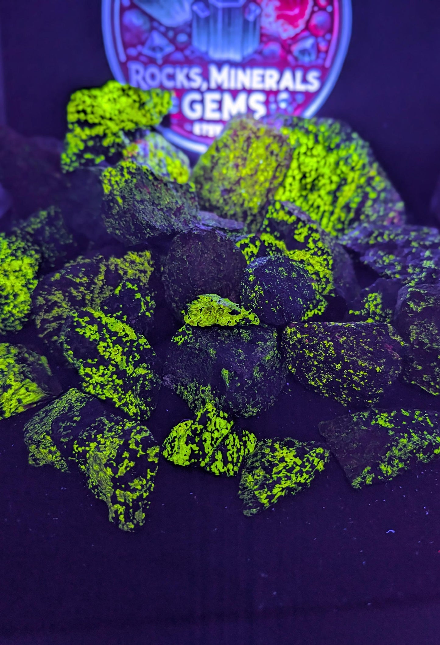 Franklin, NJ - Willemite Only - Green Only - by the lb - Fluorescent Mineral