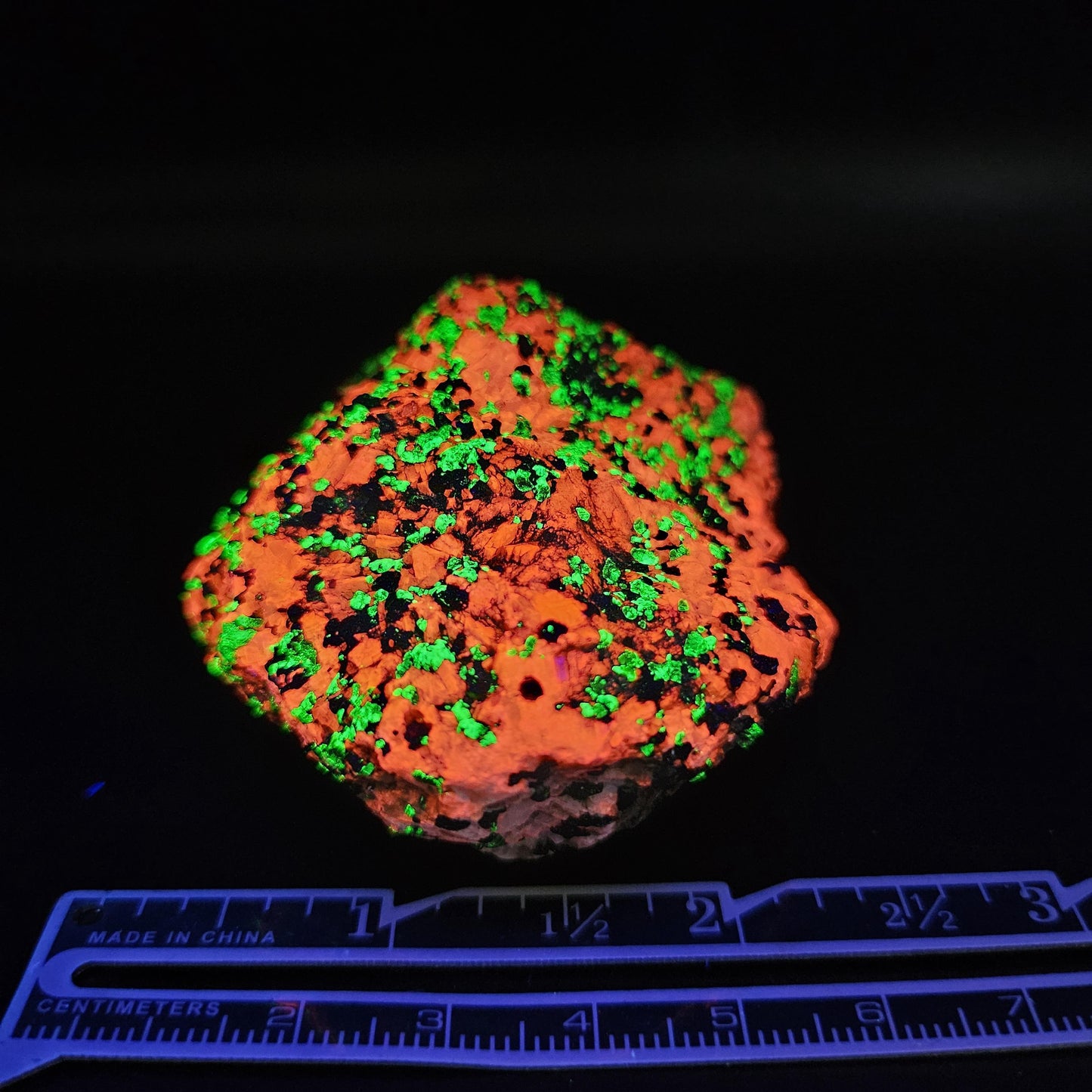 Franklin, NJ - Willemite, Calcite, and more - 450 grams - Fluorescent Mineral Mix
