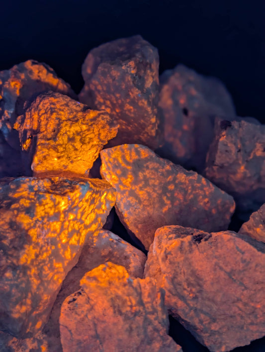 Hackmanite (UV Reactive) – Afghanistan – 200 grams