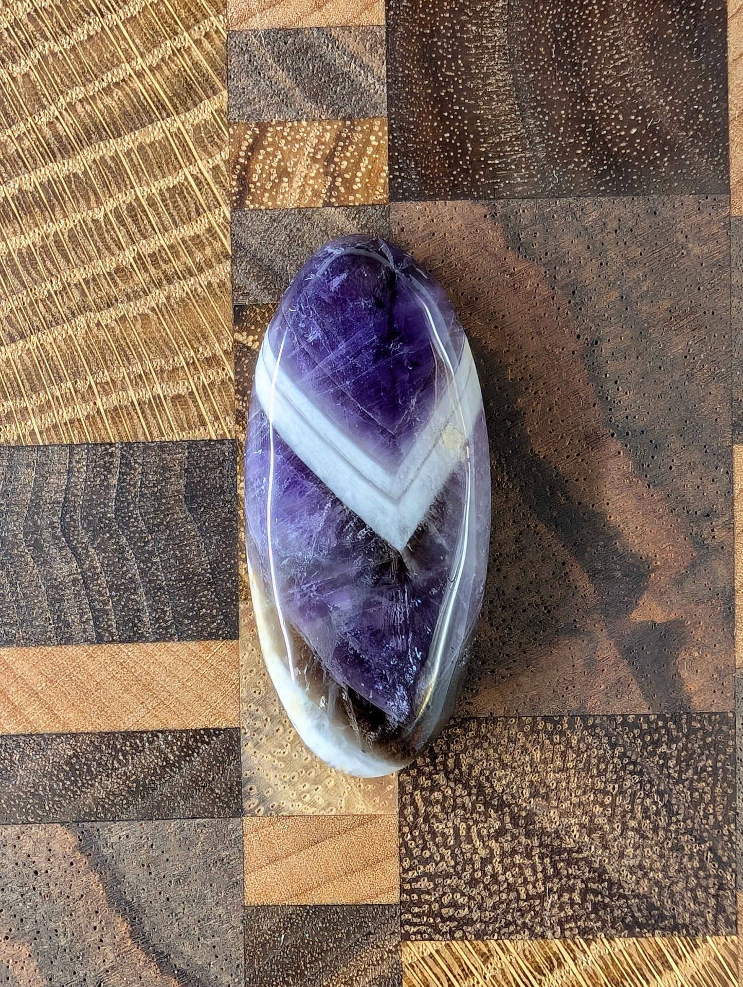 Amethyst - Chevron Amethyst - Rwanda - Cabochon - Distinctive Banding