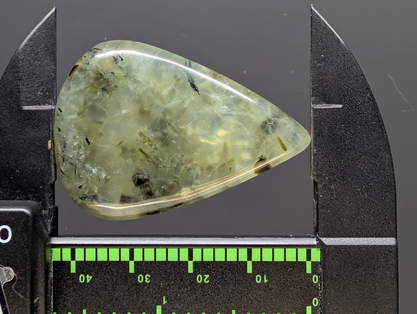 Prehnite – Quebec – Jeffrey Mine – 1 pc Cabochon