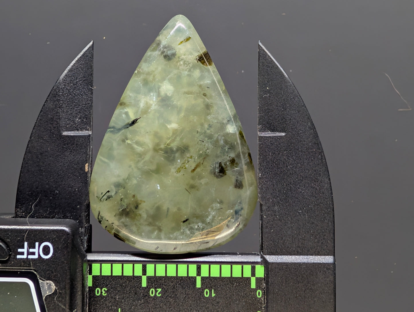 Prehnite – Quebec – Jeffrey Mine – 1 pc Cabochon