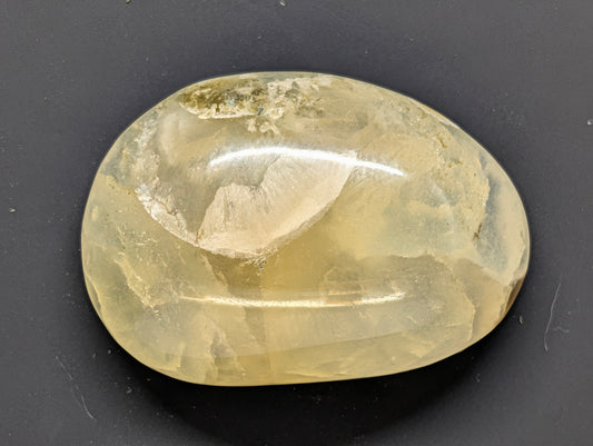 Prehnite – Quebec – Jeffrey Mine – 1 pc Cabochon