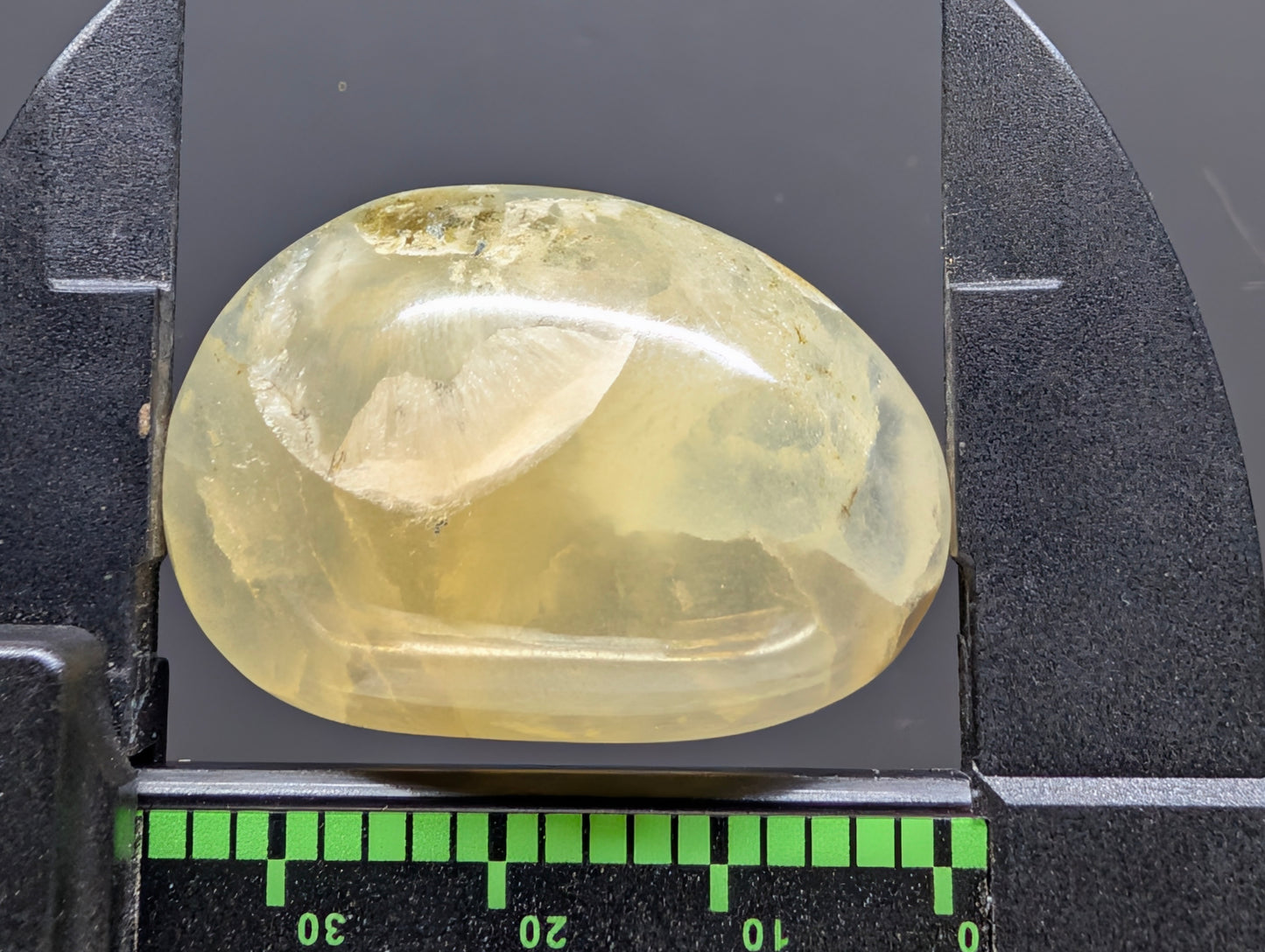 Prehnite – Quebec – Jeffrey Mine – 1 pc Cabochon