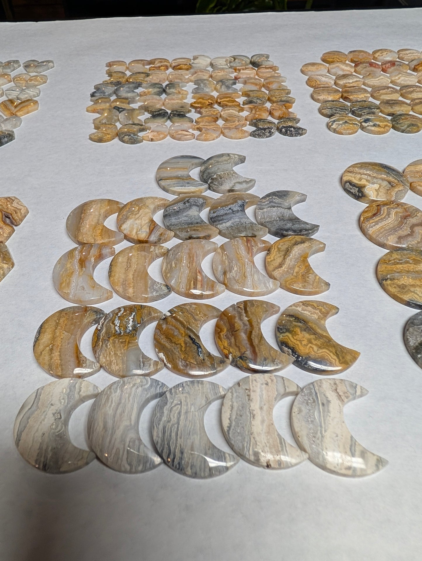 Crescent Moon Shape - Lace Agate - Design-Ready Calibrated Sets