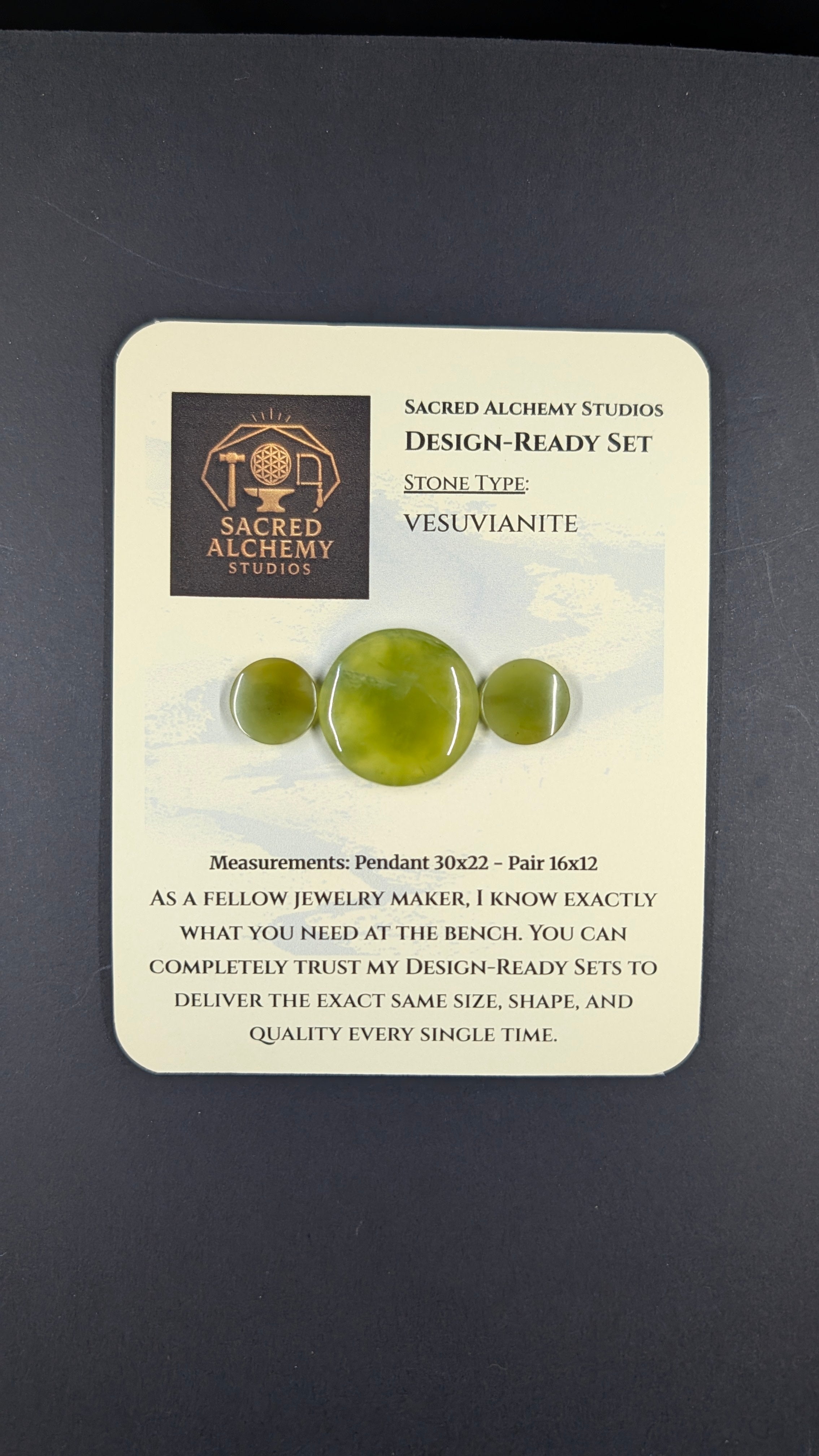Circle Shape - Vesuvianite - Design Ready