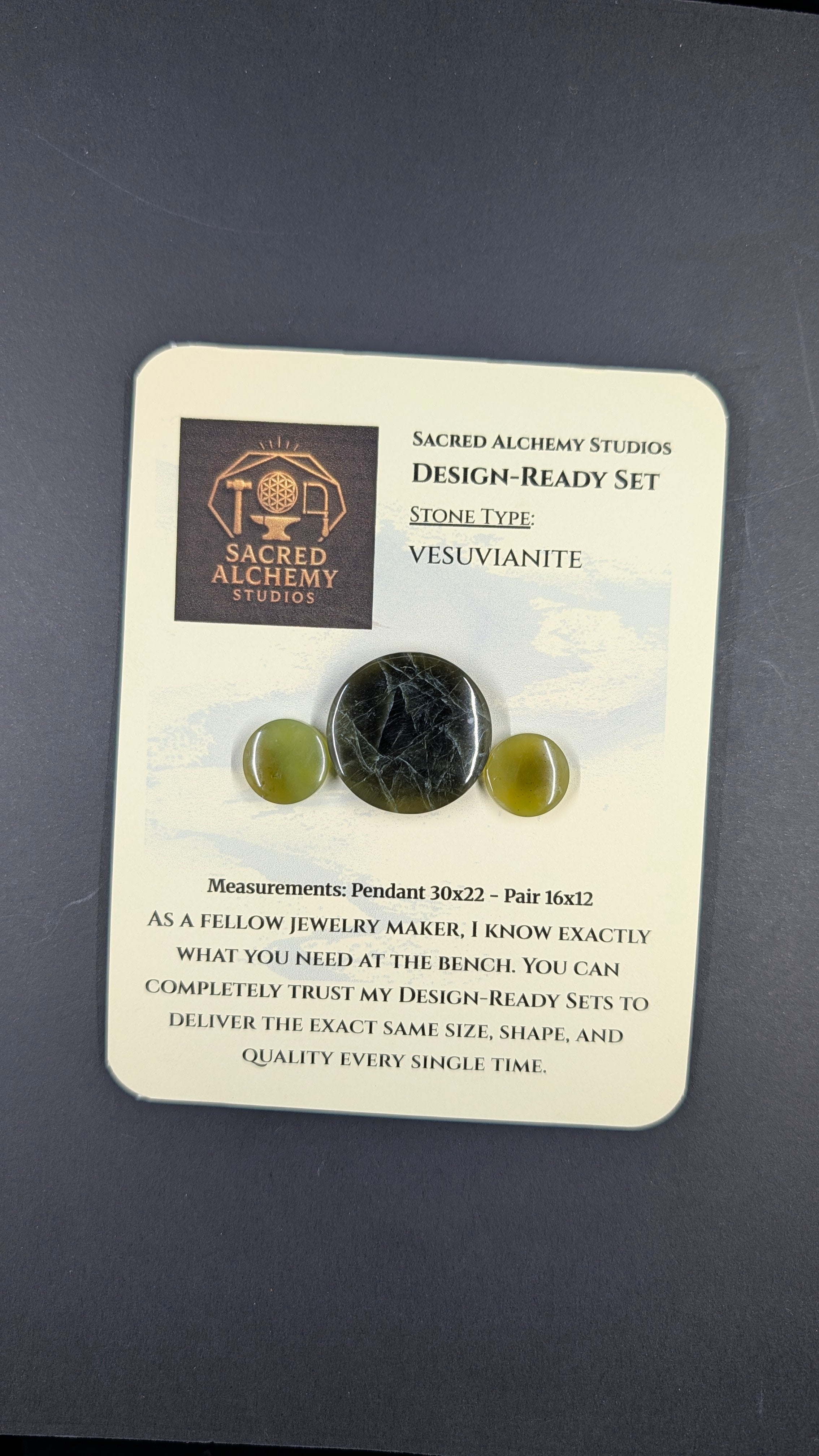 Circle Shape - Vesuvianite - Design Ready