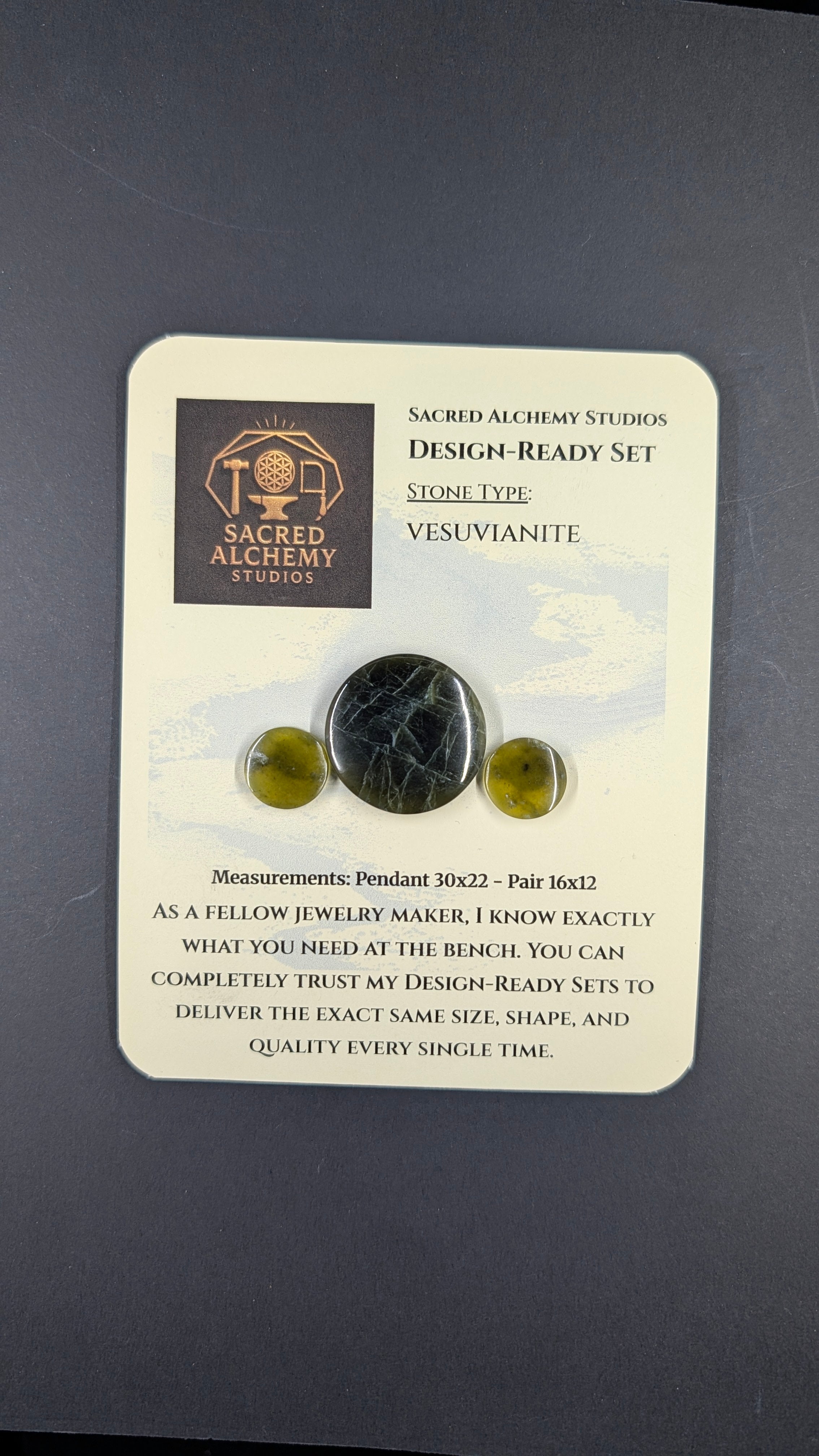 Circle Shape - Vesuvianite - Design Ready