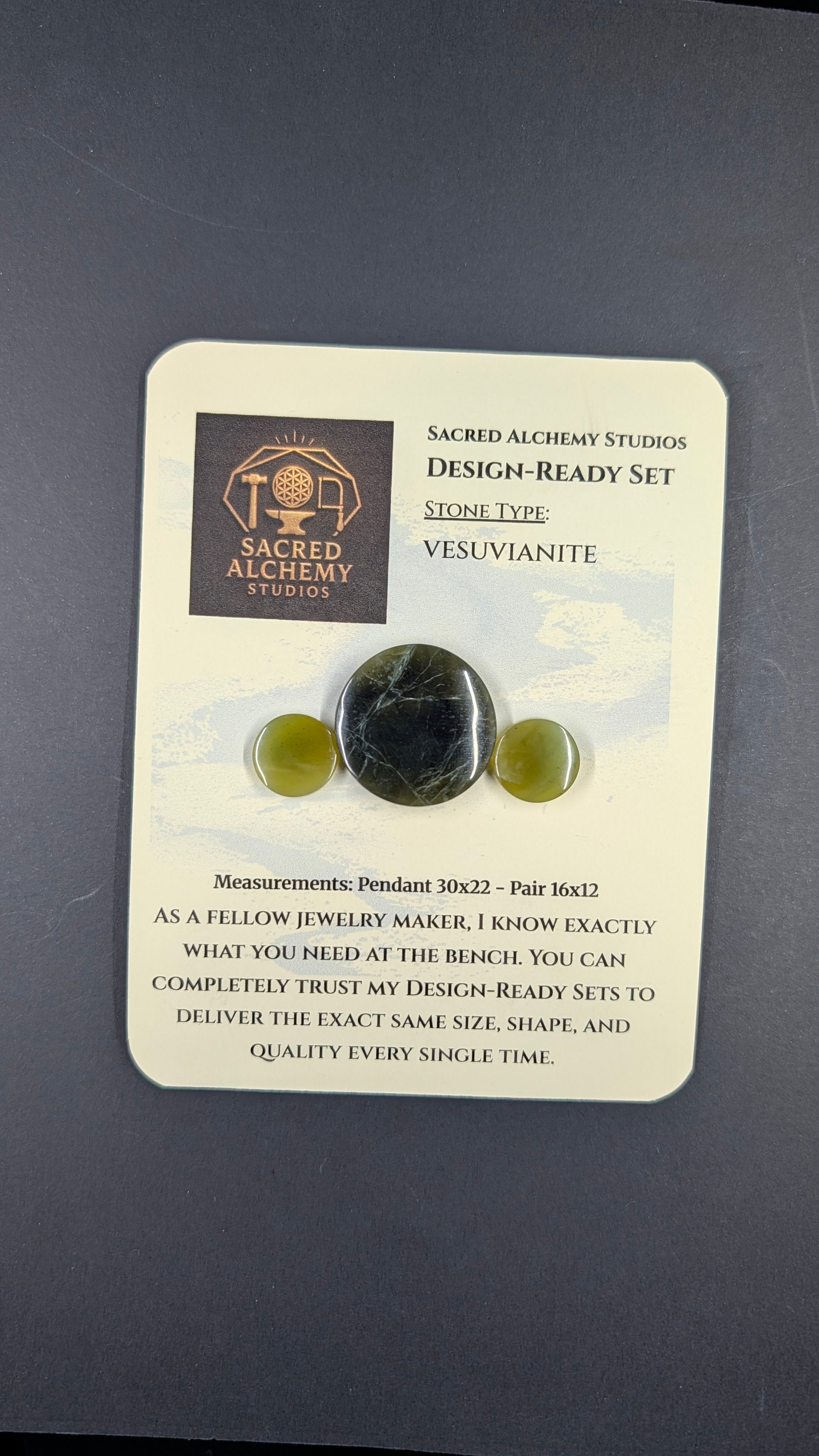 Circle Shape - Vesuvianite - Design Ready