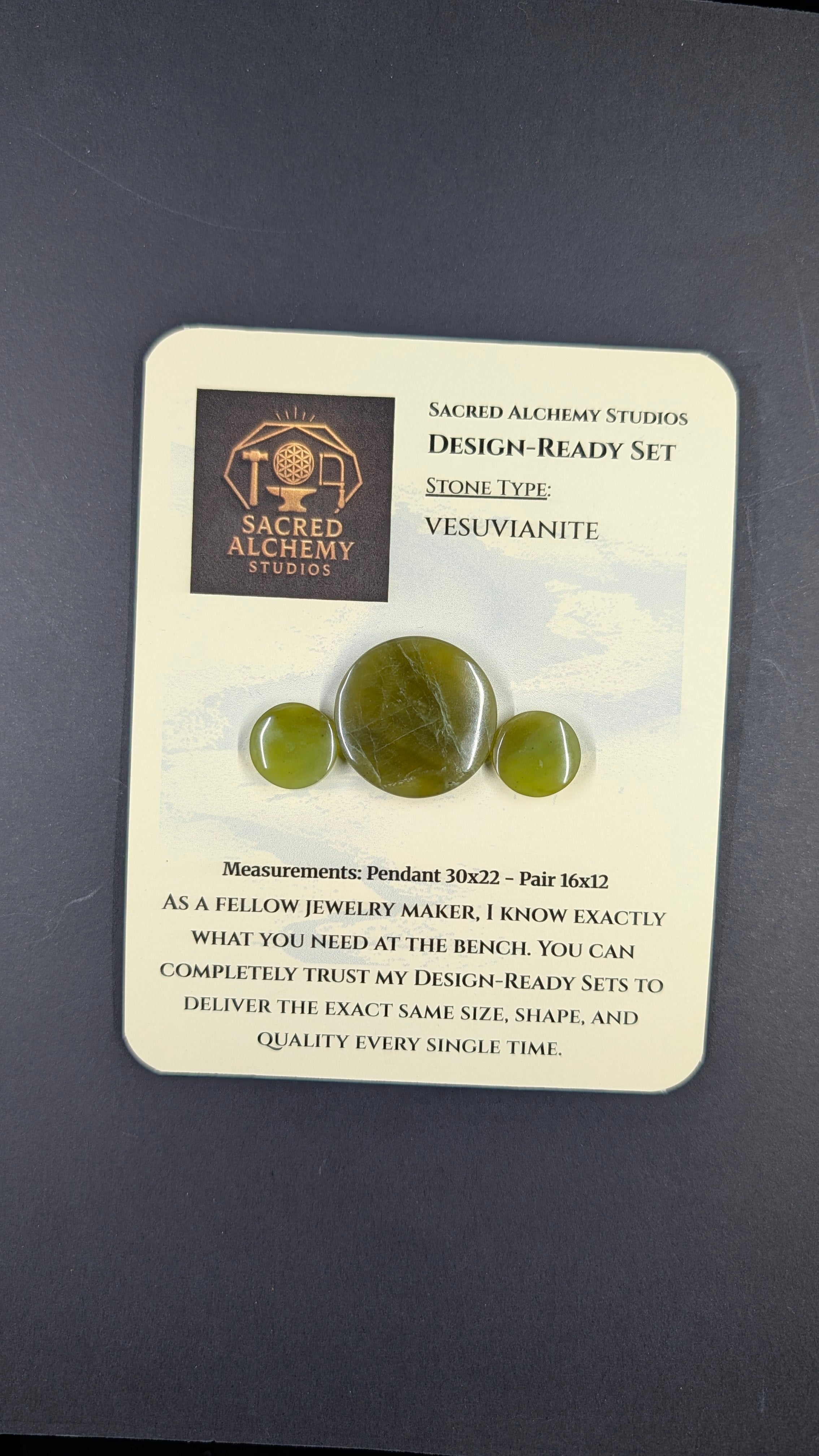Circle Shape - Vesuvianite - Design Ready