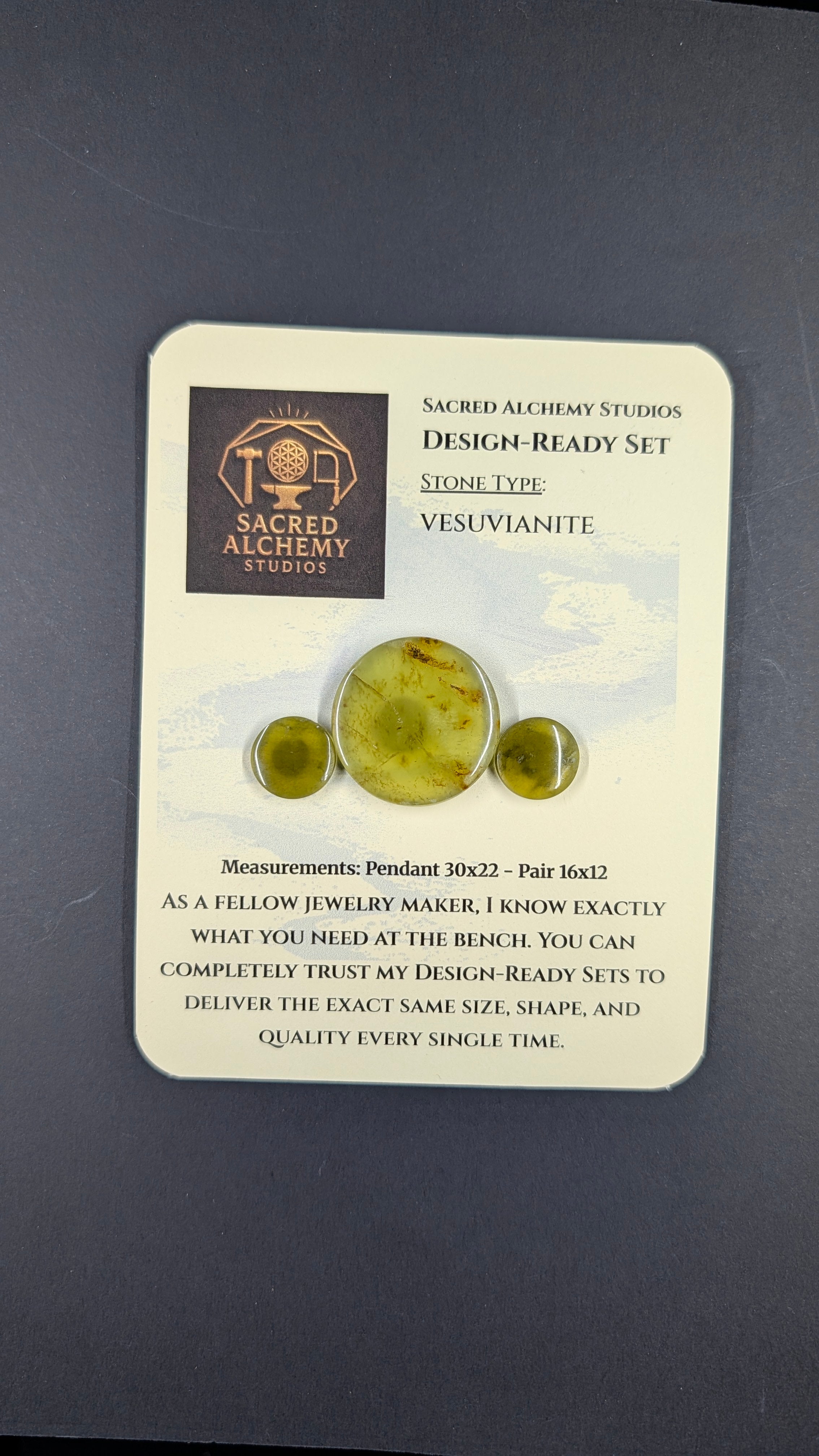 Circle Shape - Vesuvianite - Design Ready