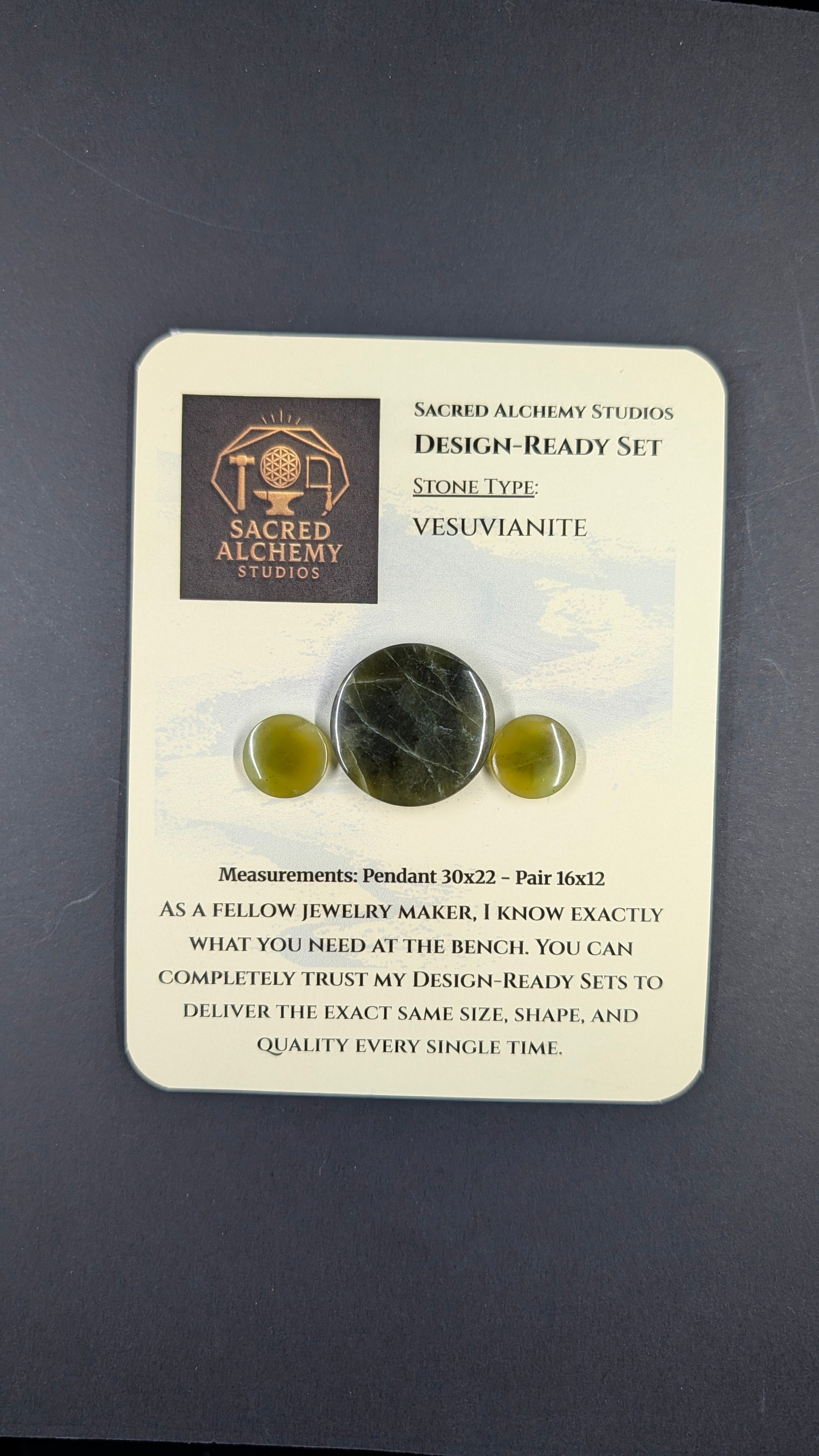 Circle Shape - Vesuvianite - Design Ready