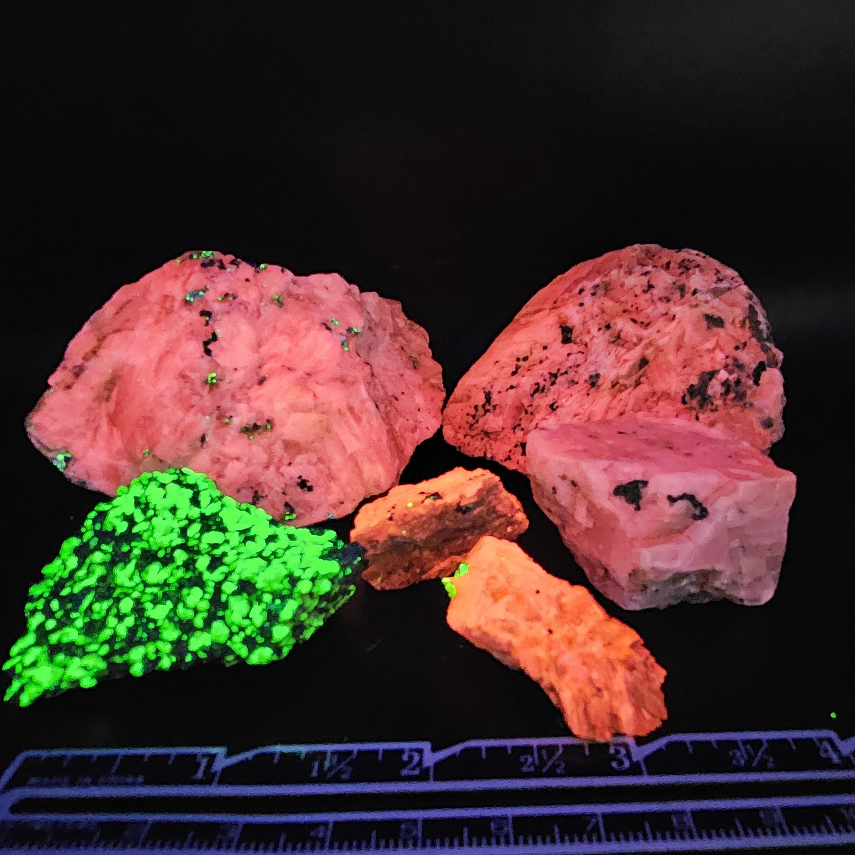 Franklin, NJ - Willemite, Calcite, and more - 200 grams - Fluorescent Mineral Mix