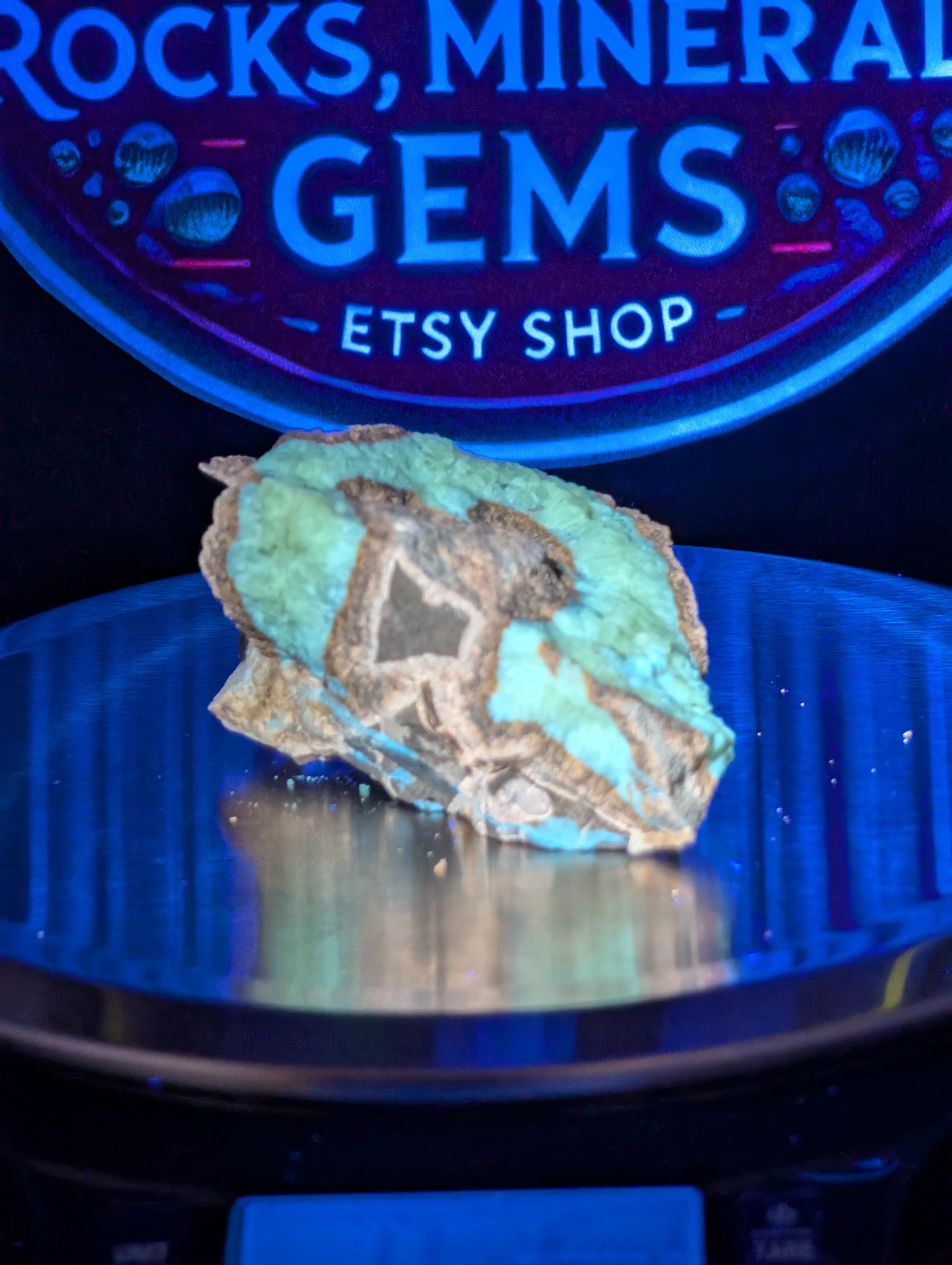 Septarian - Utah – Fluorescent & Phosphorescent – 1 Pound by Sacred Alchemy Studios