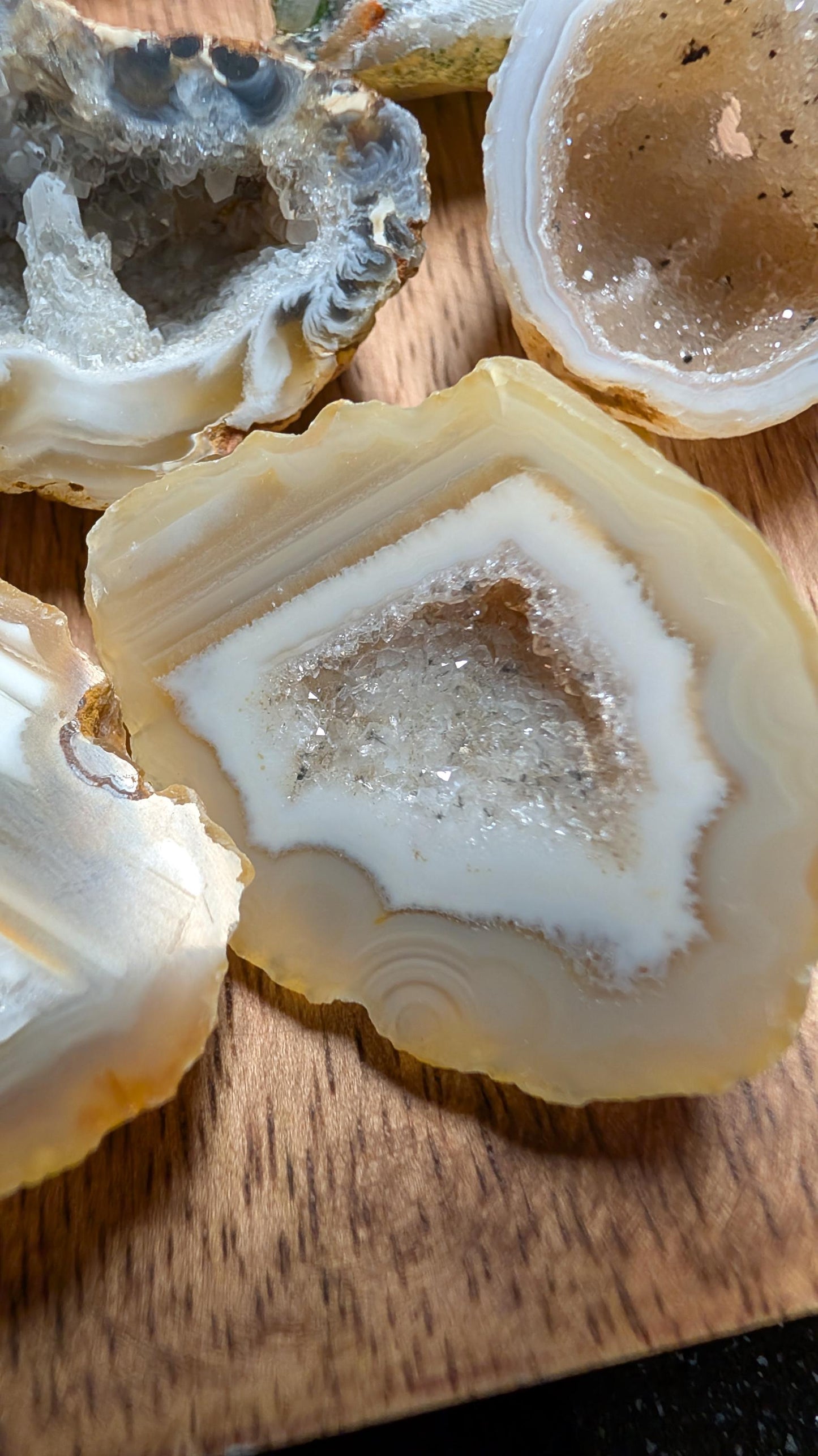 Geode Druzy – Brazil – UV Shortwave - Natural Sparkle