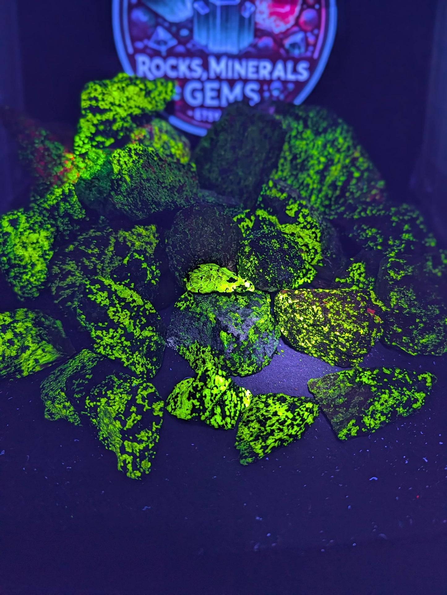 Franklin, NJ - Willemite Only - Green Only - by the lb - Fluorescent Mineral