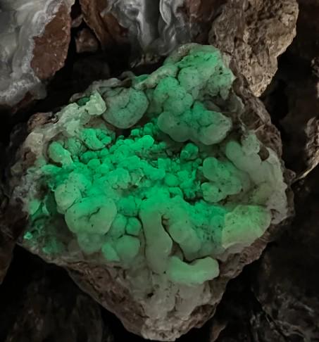 Geodes – Mexico – Sonora - Whole - UV by Sacred Alchemy Studios